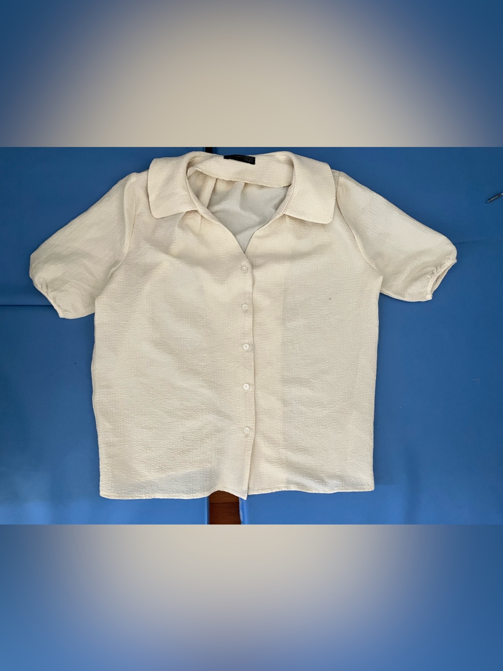 DAZY cream white button up blouse in size S